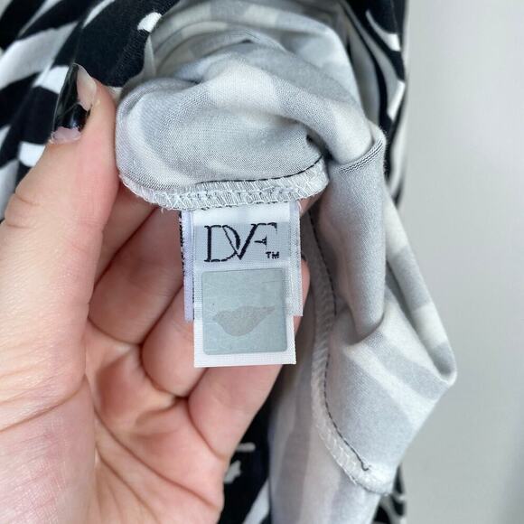 DIANE VON FURSTENBERG Reina Long Sleeve Zebra Print Dress Size 8 Animal Print - Picture 6 of 9